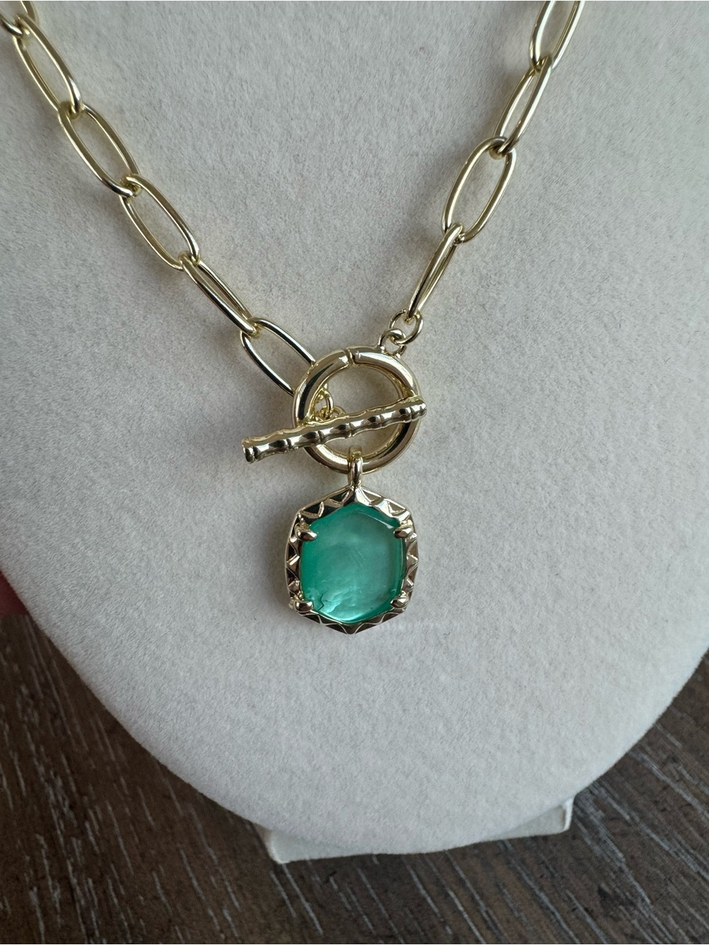 Kendra Scott Daphne convertible Gold link Chain Necklace with Green Pendant - Picture 4 of 8